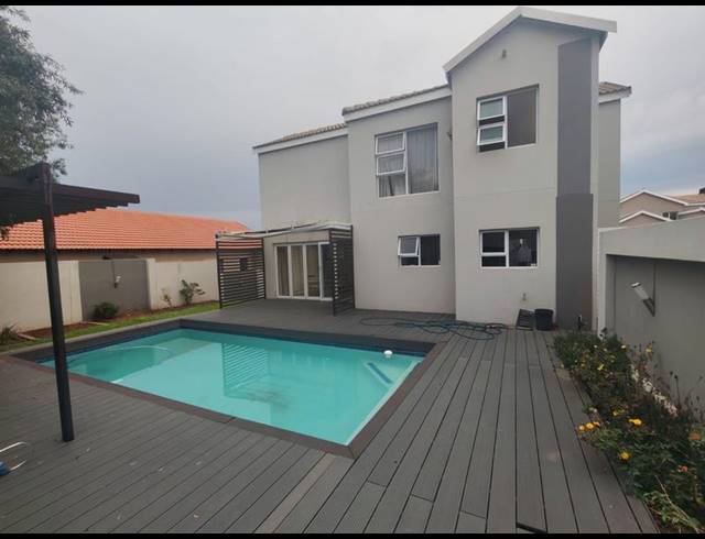 4 BEDROOM HOUSE FOR SALE IN THATCHFIELD